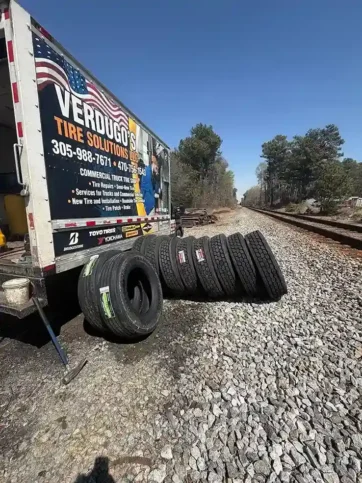 Commercial semi-truck tire repair and roadside service